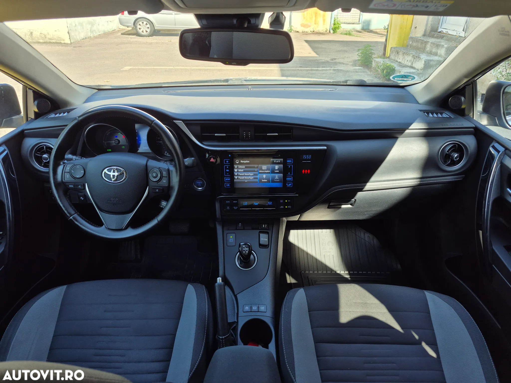 Toyota Auris - 16