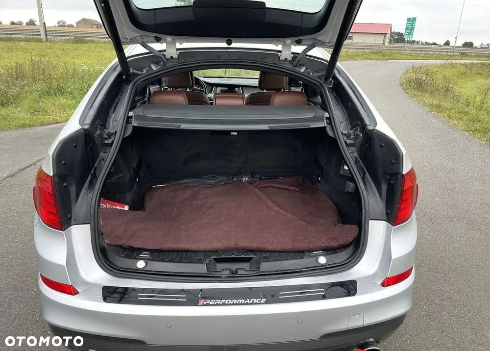 BMW Seria 5 535i xDrive Sport-Aut - 14