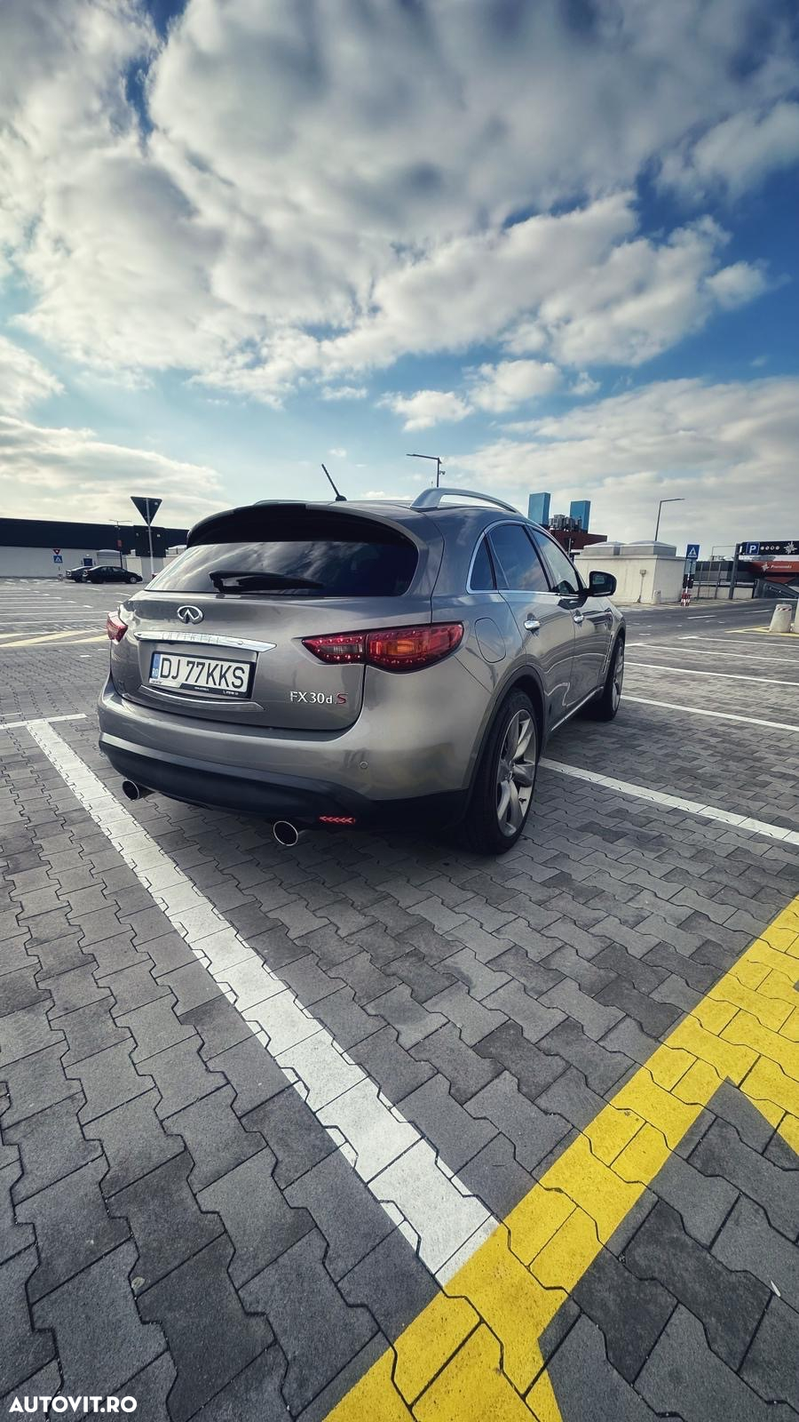 Infiniti FX 30 FX30d AWD Aut. S - 6