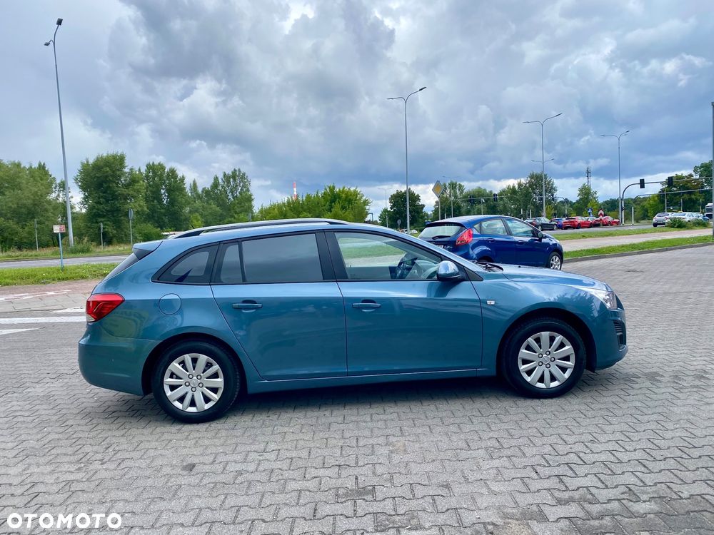 Chevrolet Cruze 1.6 - 4