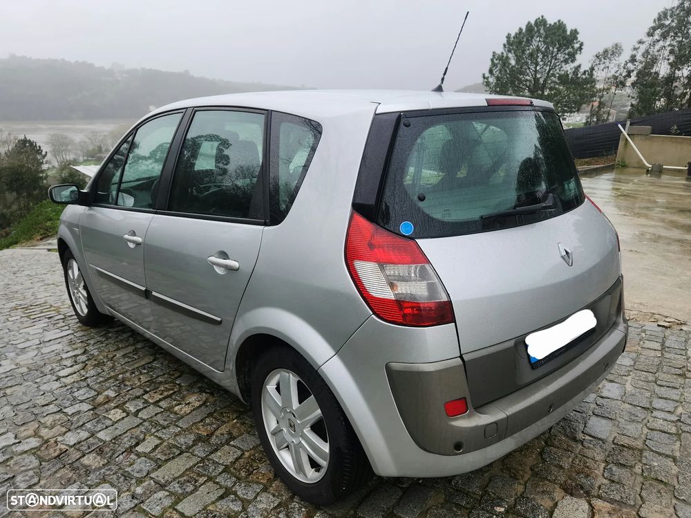 Renault Scénic 1.5 dCi Luxe Privilége - 4