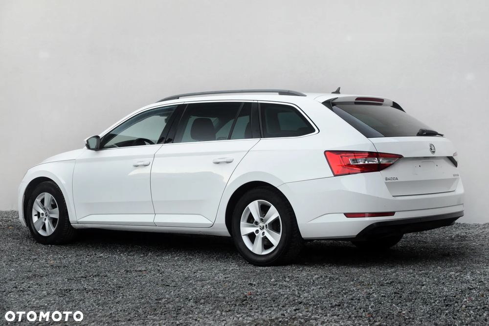 Skoda Superb 2.0 TDI Sportline - 12