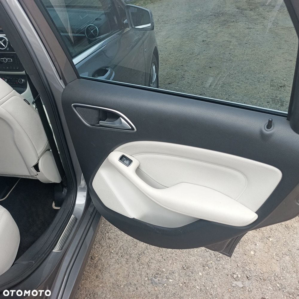 Mercedes-Benz Klasa B 200 (BlueEFFICIENCY) 7G-DCT - 19