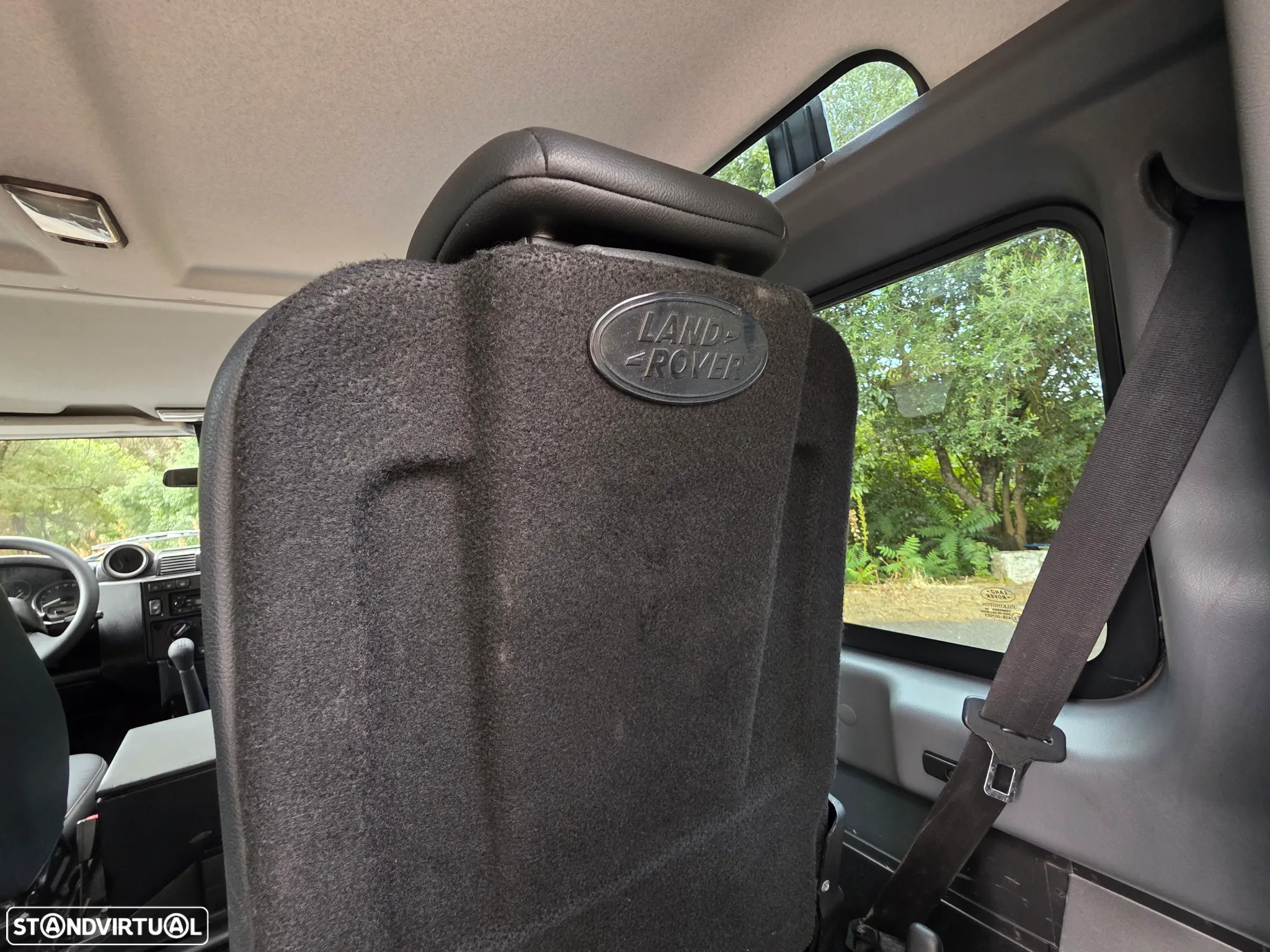 Land Rover Defender 90 Station Wagon SE - 15