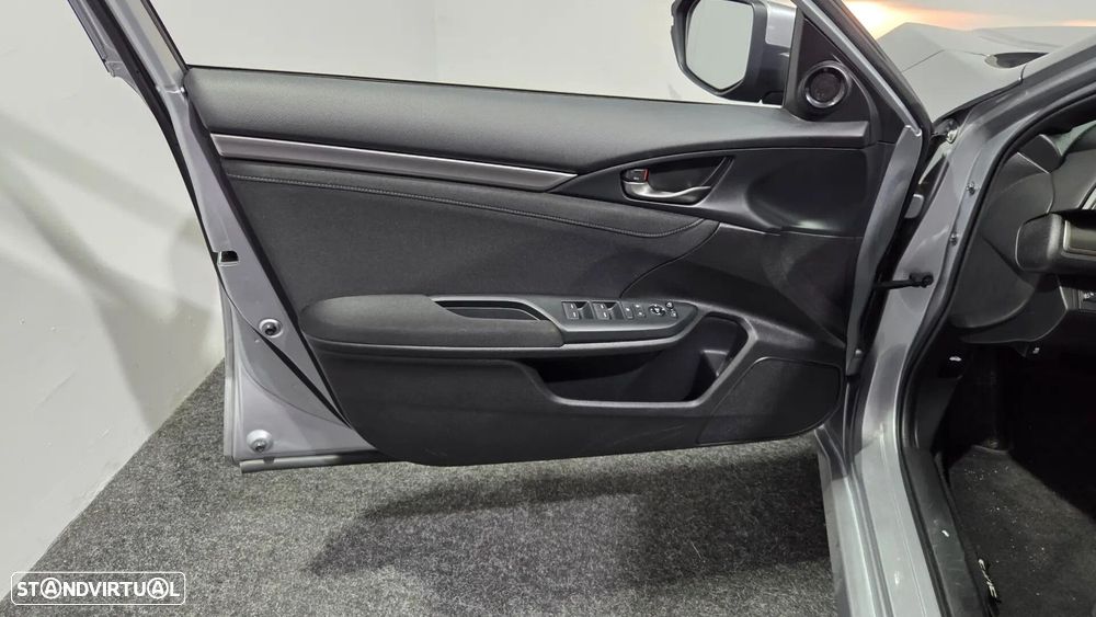 Honda Civic 1.0 i-VTEC Elegance Navi CVT - 36