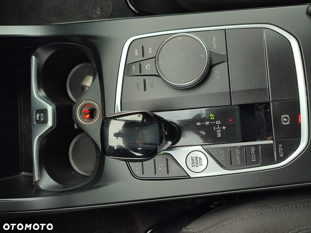 BMW Seria 2 218i Edition Colorvision - 29