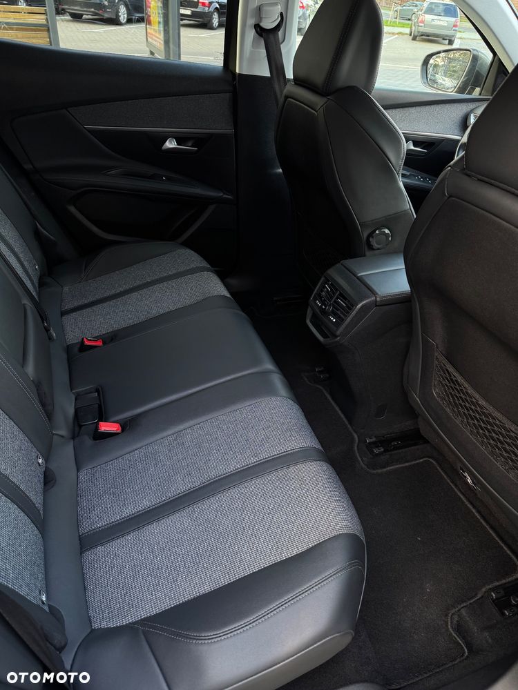 Peugeot 3008 BlueHDi 130 Stop & Start EAT8 Allure - 22