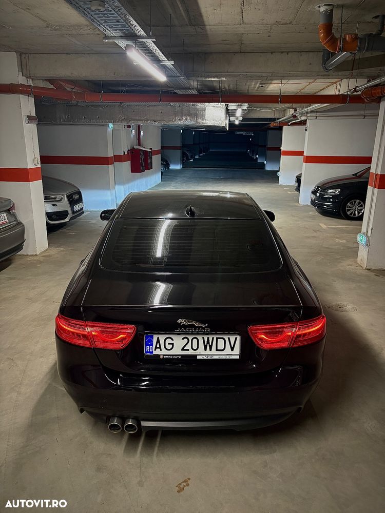 Jaguar XE 2.0 Prestige - 7