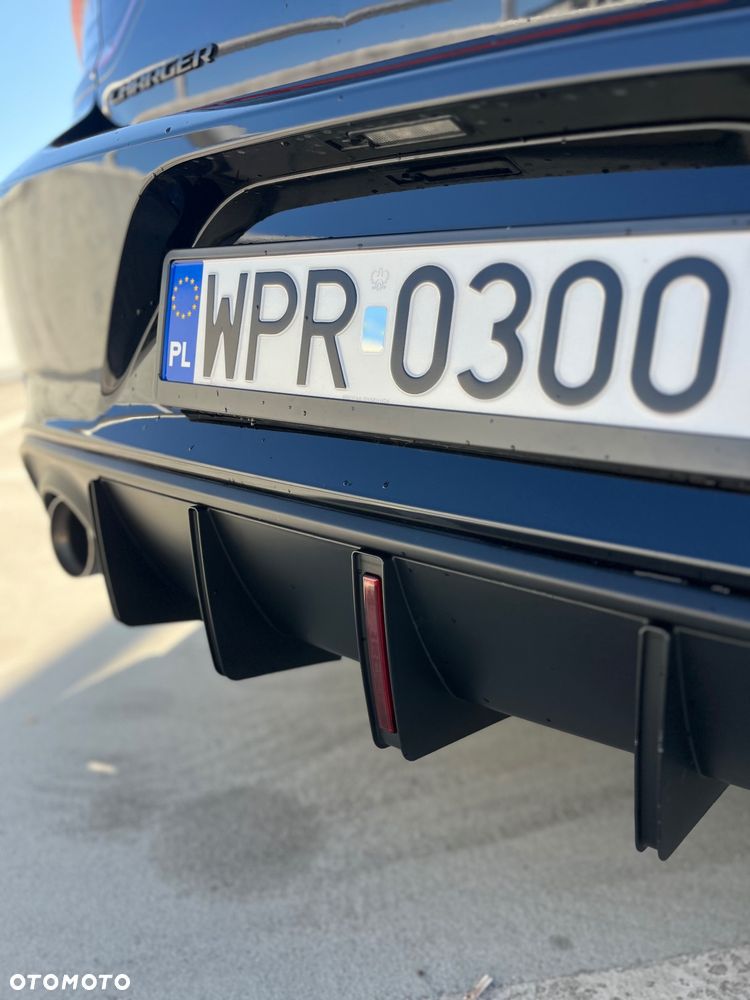 Dodge Charger 6.4 Scat Pack - 8