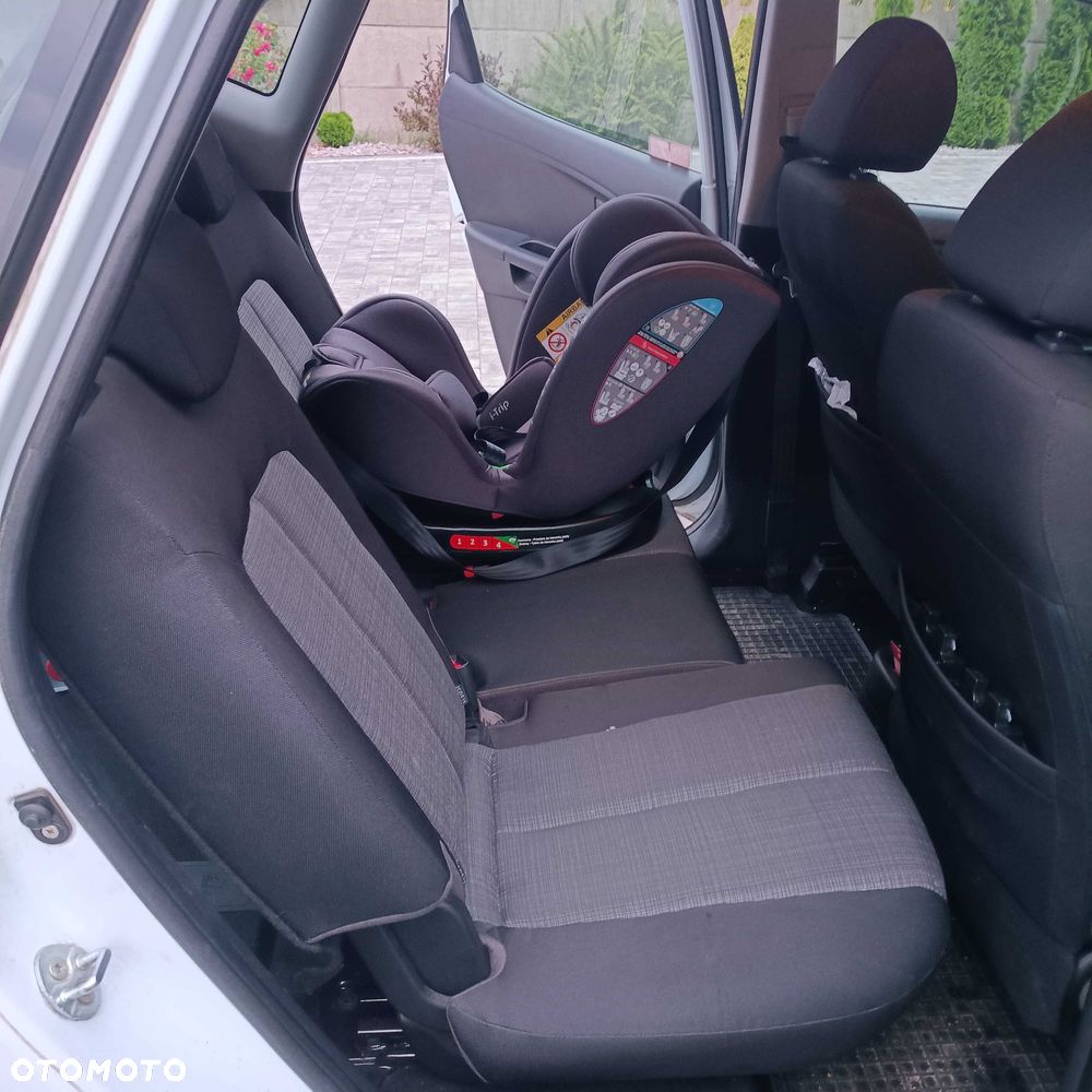 Kia Venga - 8