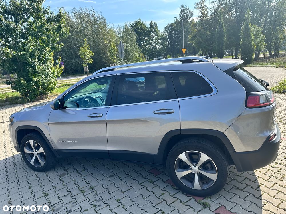 Jeep Cherokee - 10