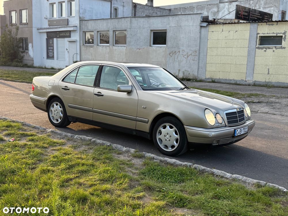 Mercedes-Benz Klasa E 280 4-Matic Elegance - 3