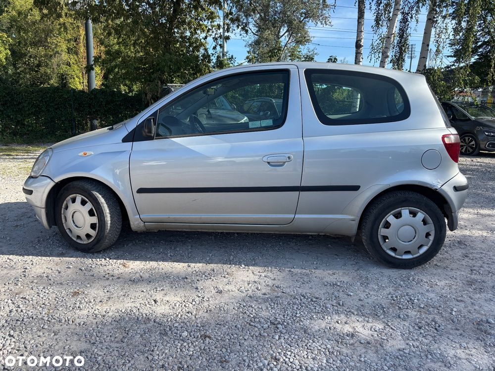 Toyota Yaris 1.0 Base - 2
