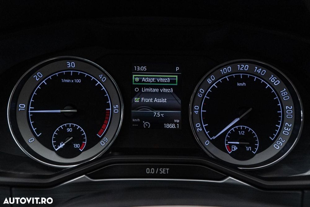 Skoda Superb 2.0 TDI DSG Style - 37