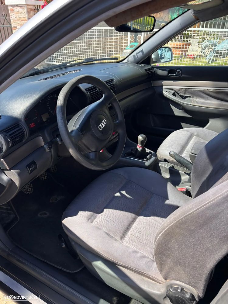 Audi A4 Avant 2001 photo 4