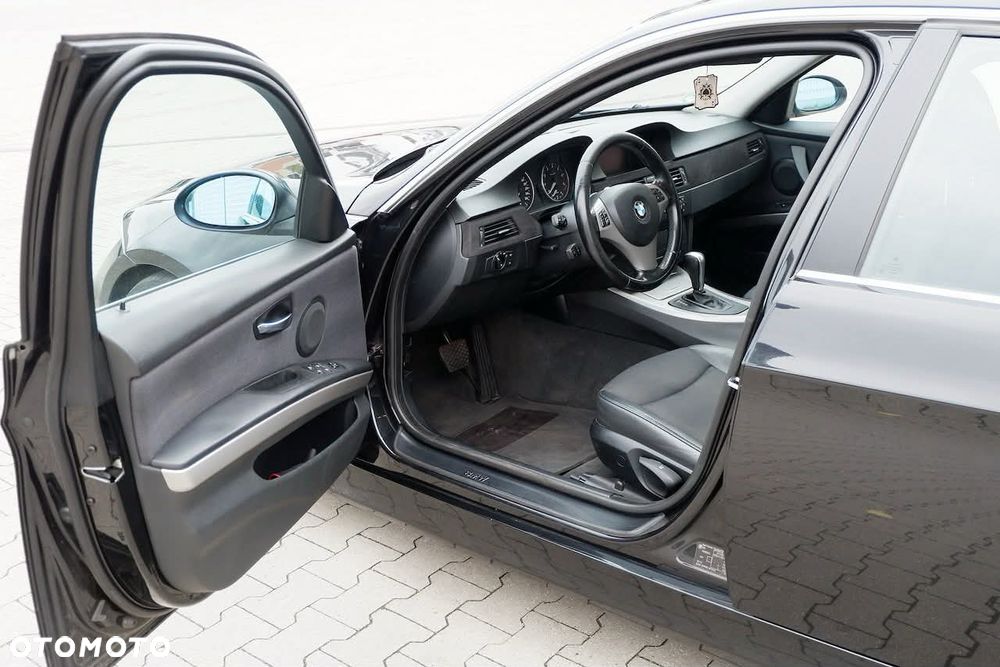 BMW Seria 3 325i - 5