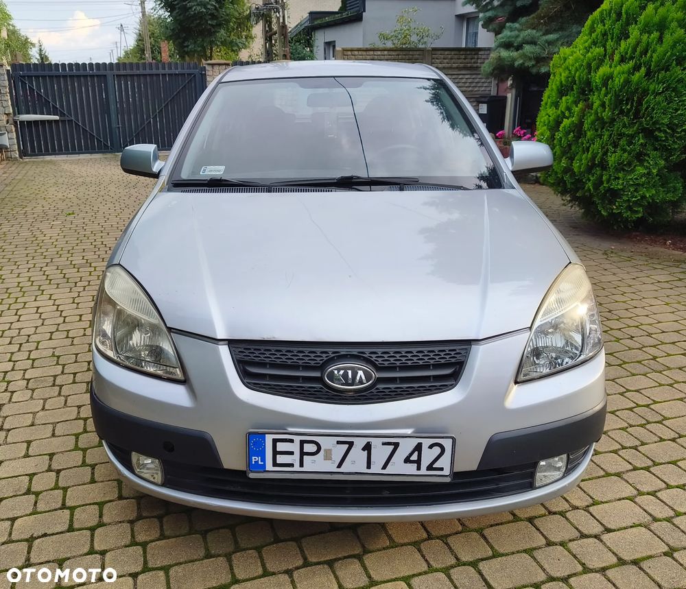 Kia Rio - 1