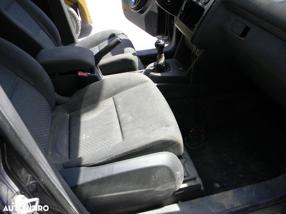 Dezmembrari  VW TOURAN (1T)  2003  > 2010 1.9 TDI Motorina - 16