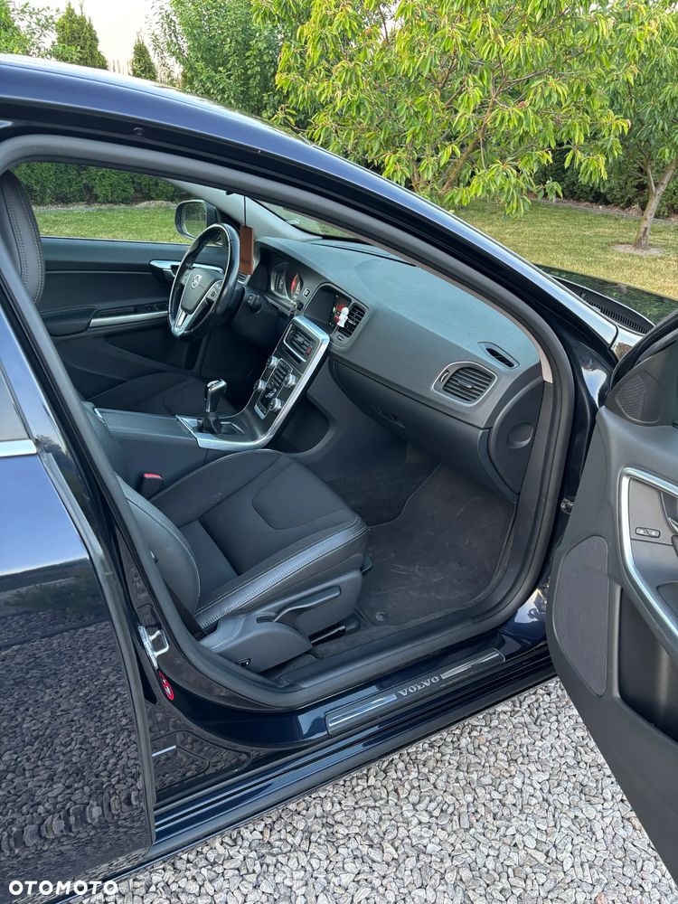 Volvo V60 D4 Drive-E Momentum - 12
