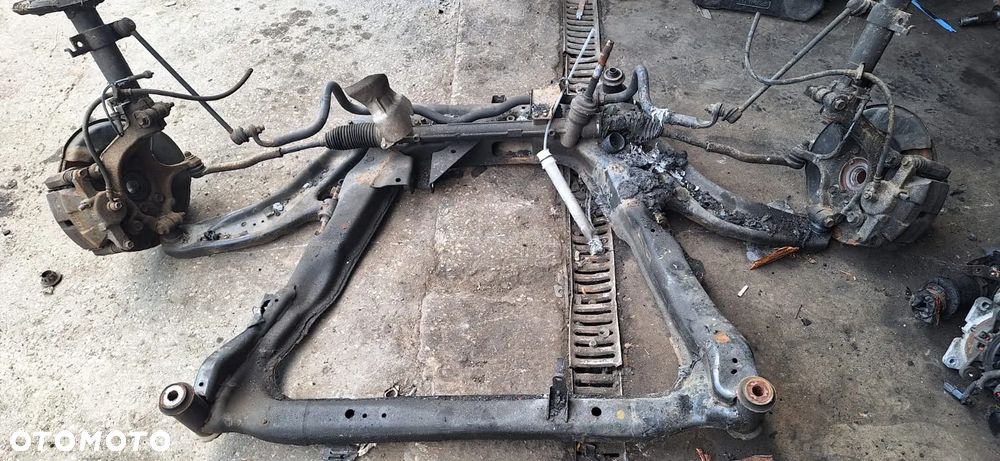 Nissan xtrail T32 zacisk hamulcowy tył prawy lewy elekt - 7