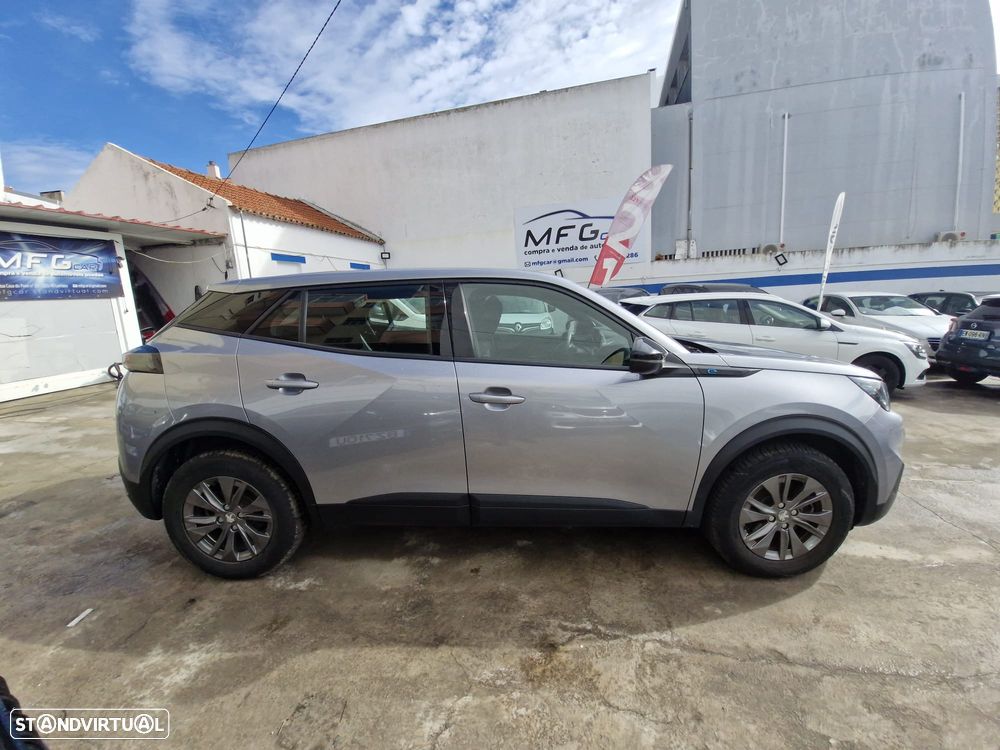 Peugeot e-2008 50 kWh Allure - 4