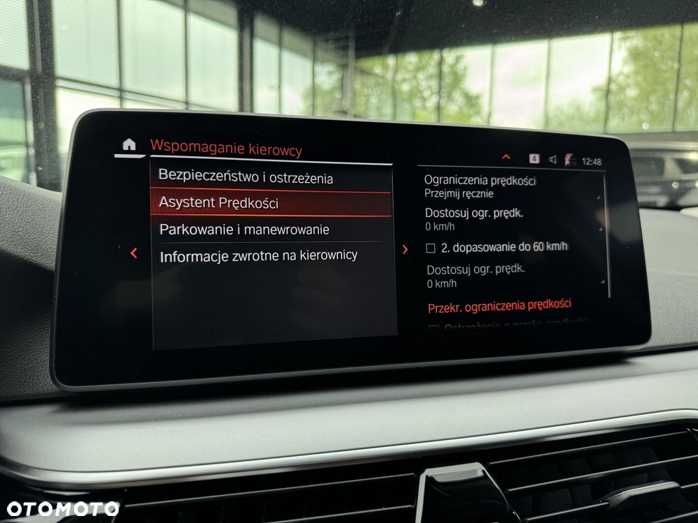 BMW Seria 5 520i mHEV - 37