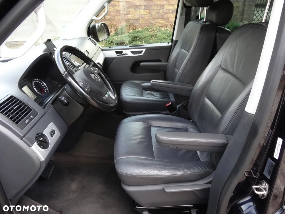 Volkswagen Multivan - 21