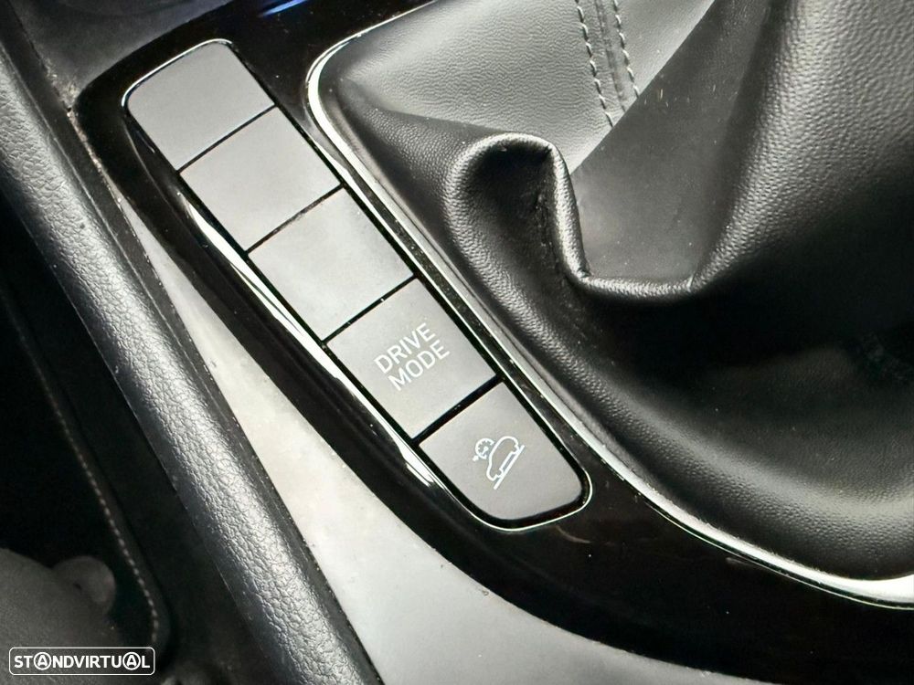 Hyundai Tucson 1.6 CRDi Vanguard - 25