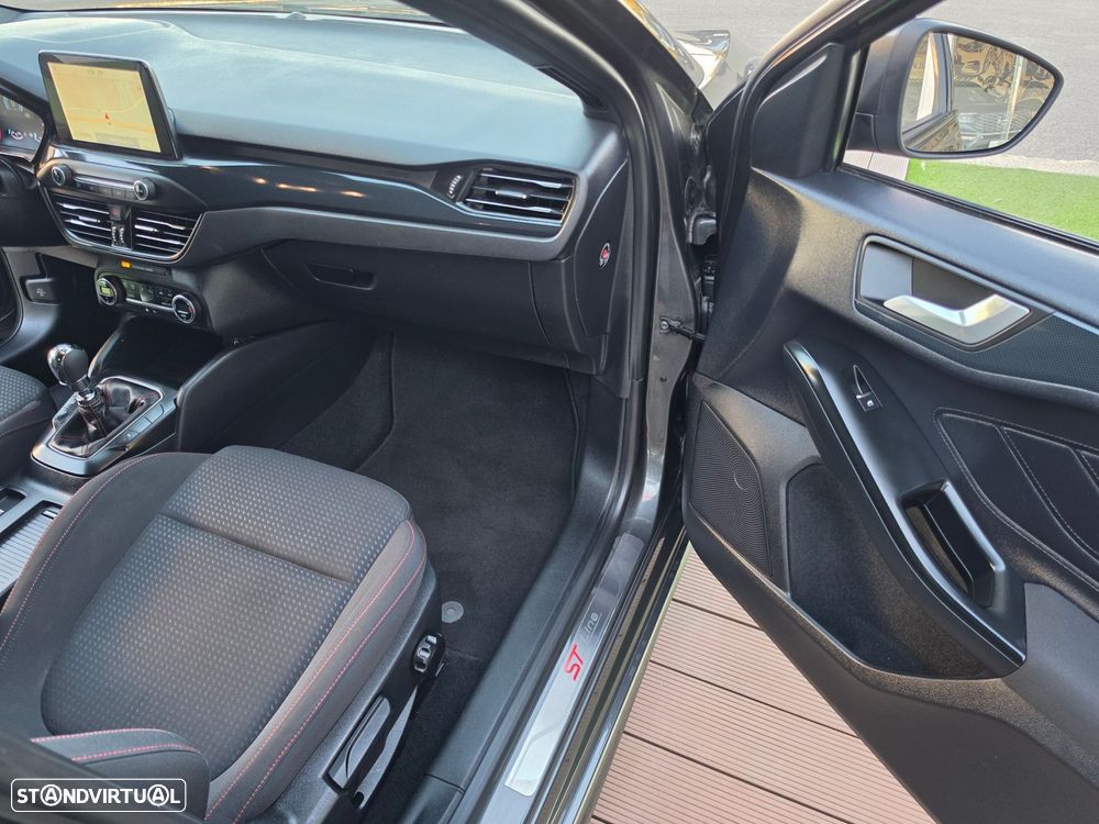 Ford Focus SW 1.5 TDCi ST-Line - 25