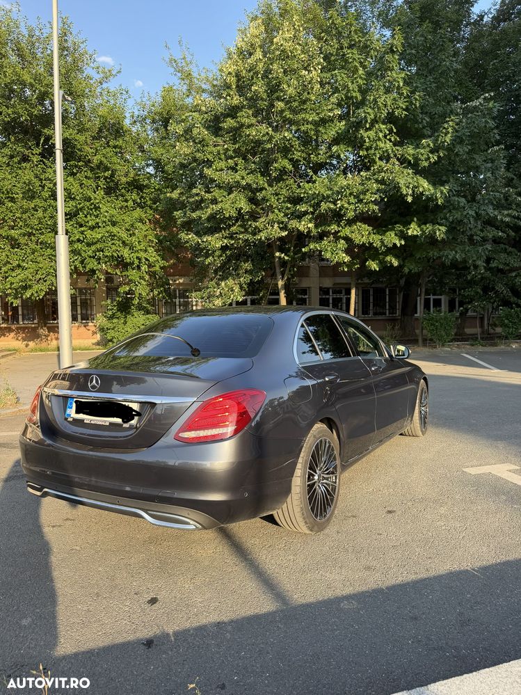 Mercedes-Benz C - 8