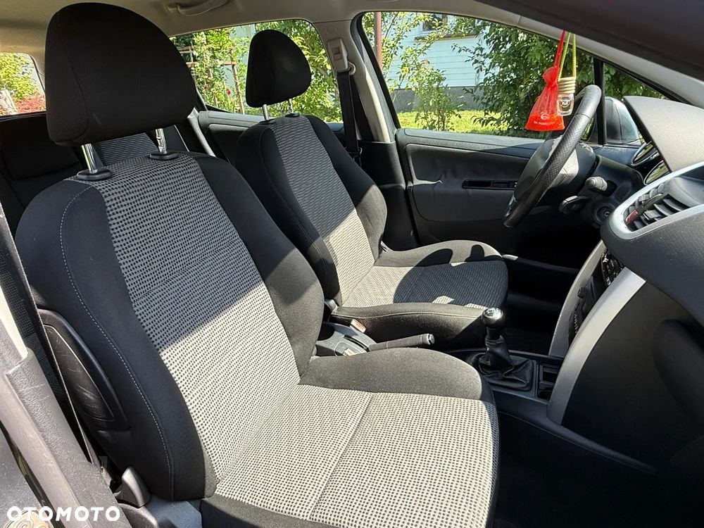 Peugeot 207 - 12