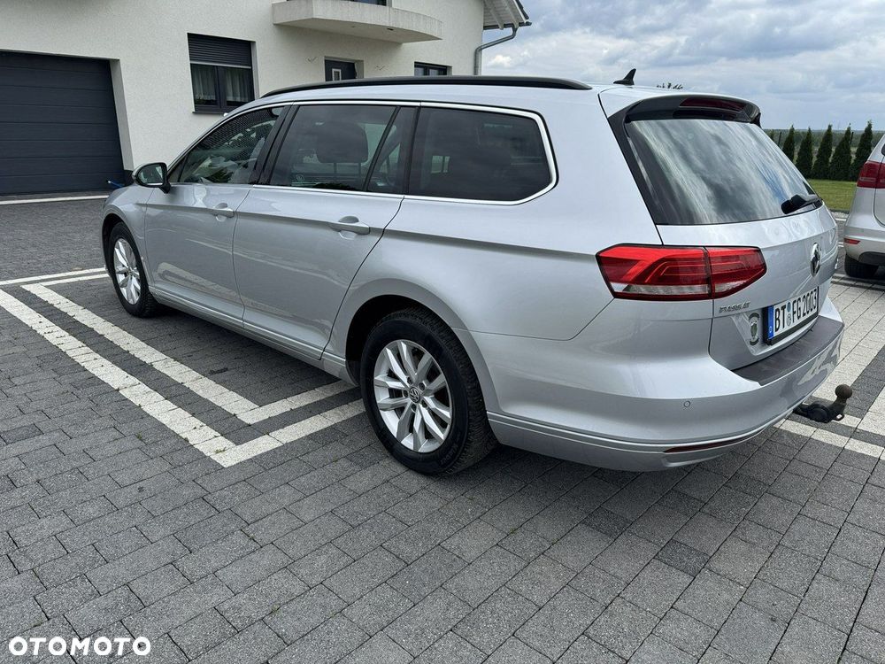 Volkswagen Passat - 12