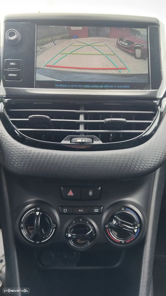 Peugeot 208 1.2 PureTech Style - 8