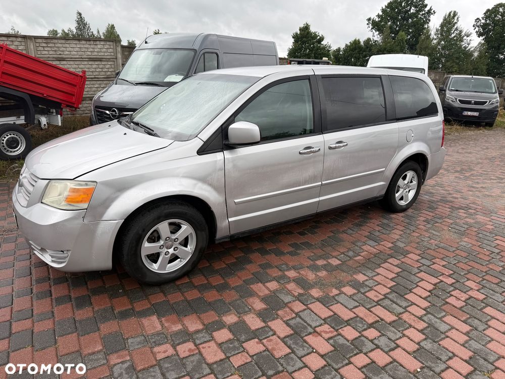 Dodge Grand Caravan - 4