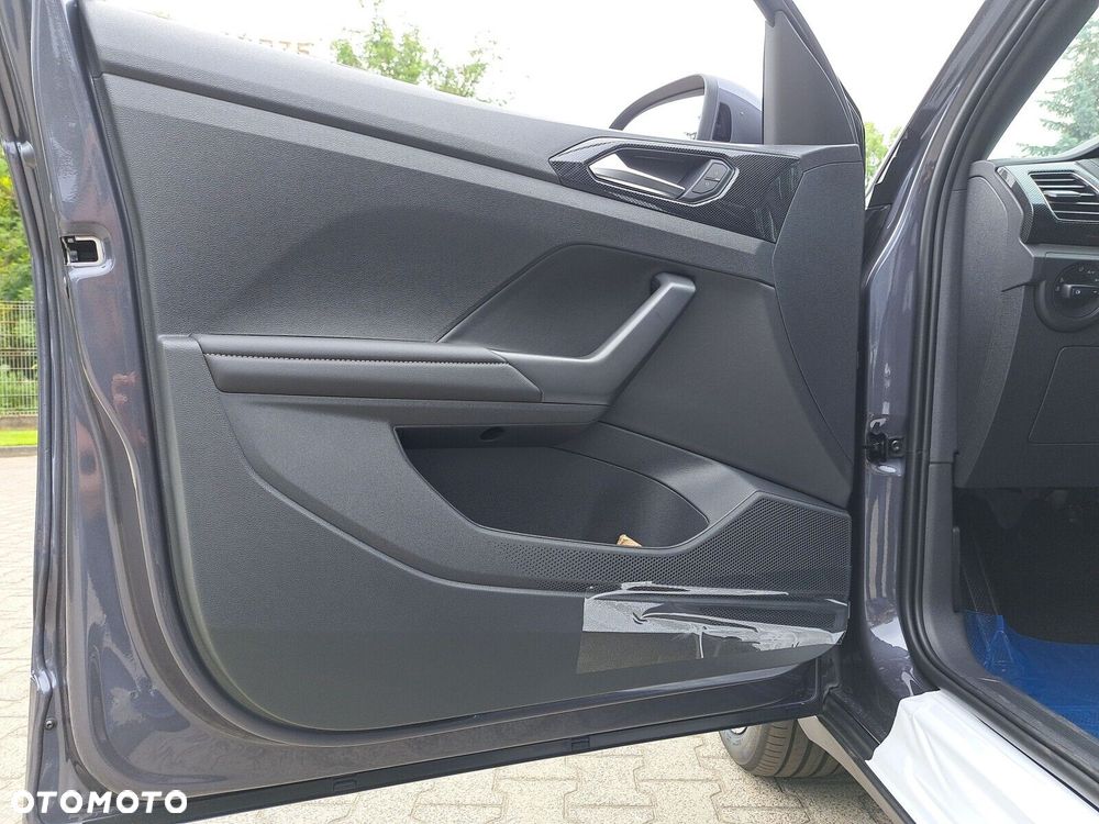 Volkswagen T-Cross - 11