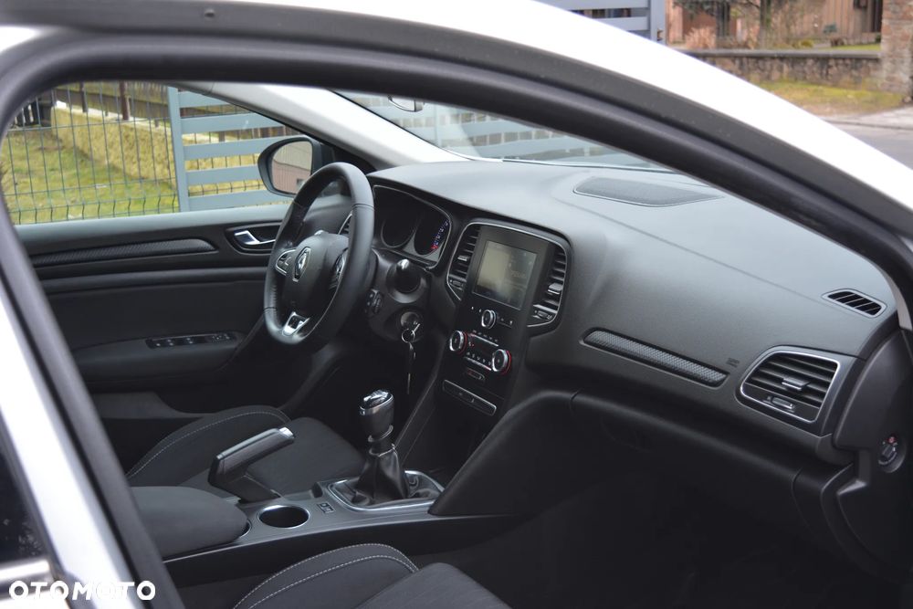 Renault Megane 1.5 Blue dCi Limited - 9