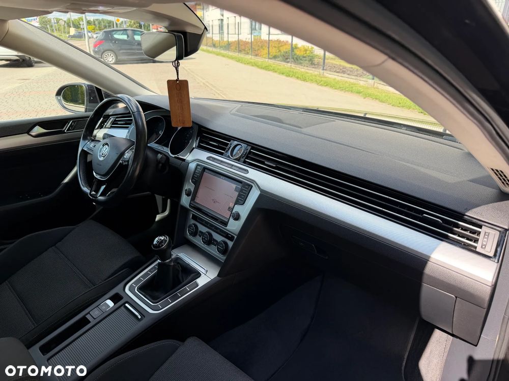 Volkswagen Passat 2.0 TDI BMT Trendline - 14