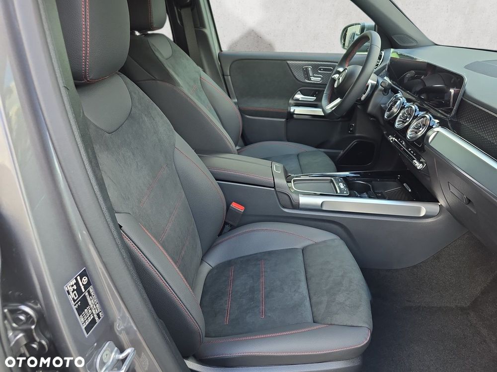 Mercedes-Benz GLB - 15
