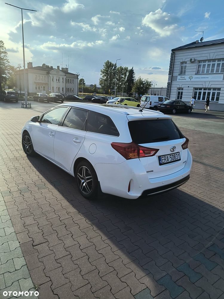 Toyota Auris 2.0 D-4D Premium - 3