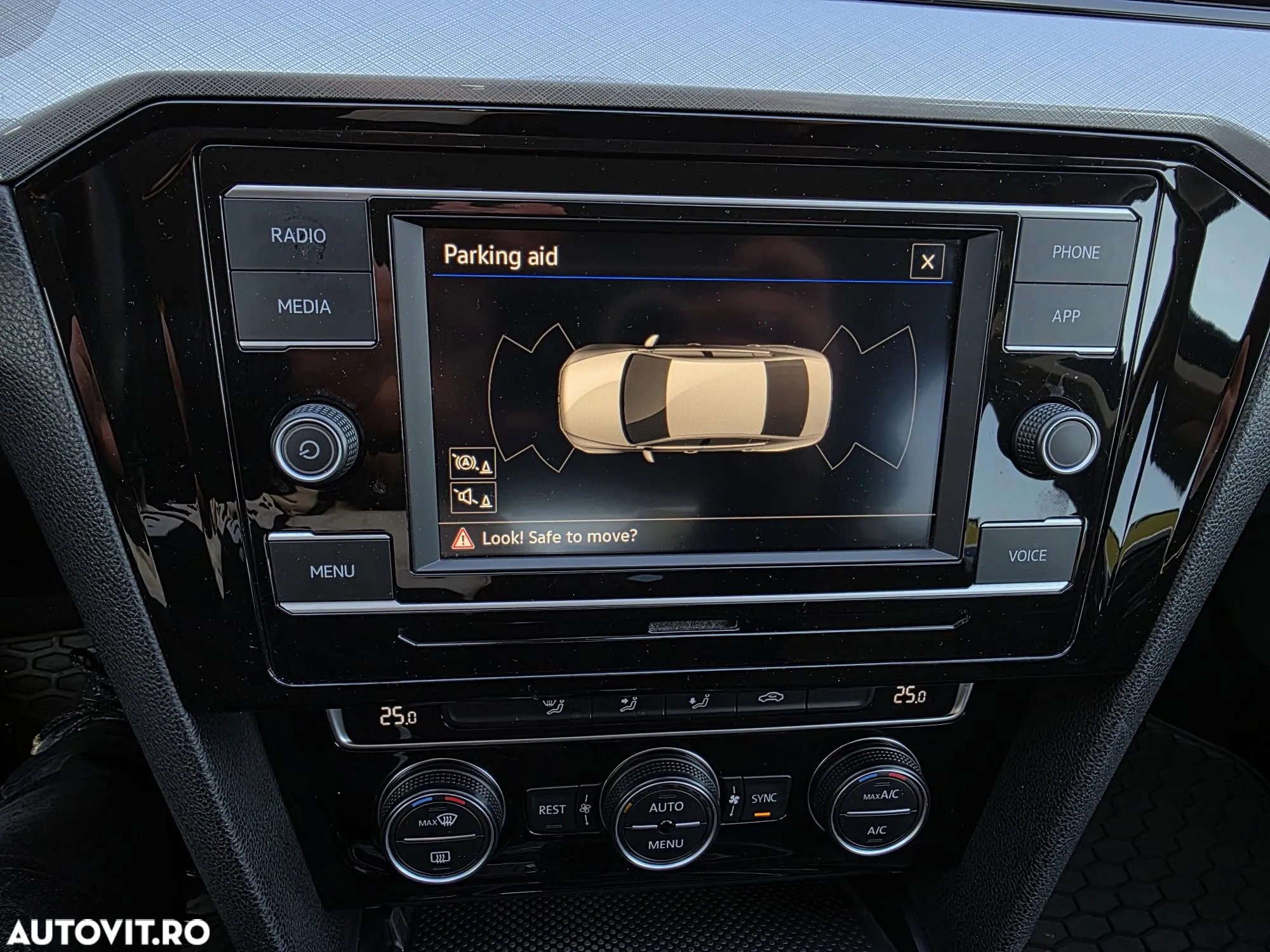 Volkswagen Passat - 17
