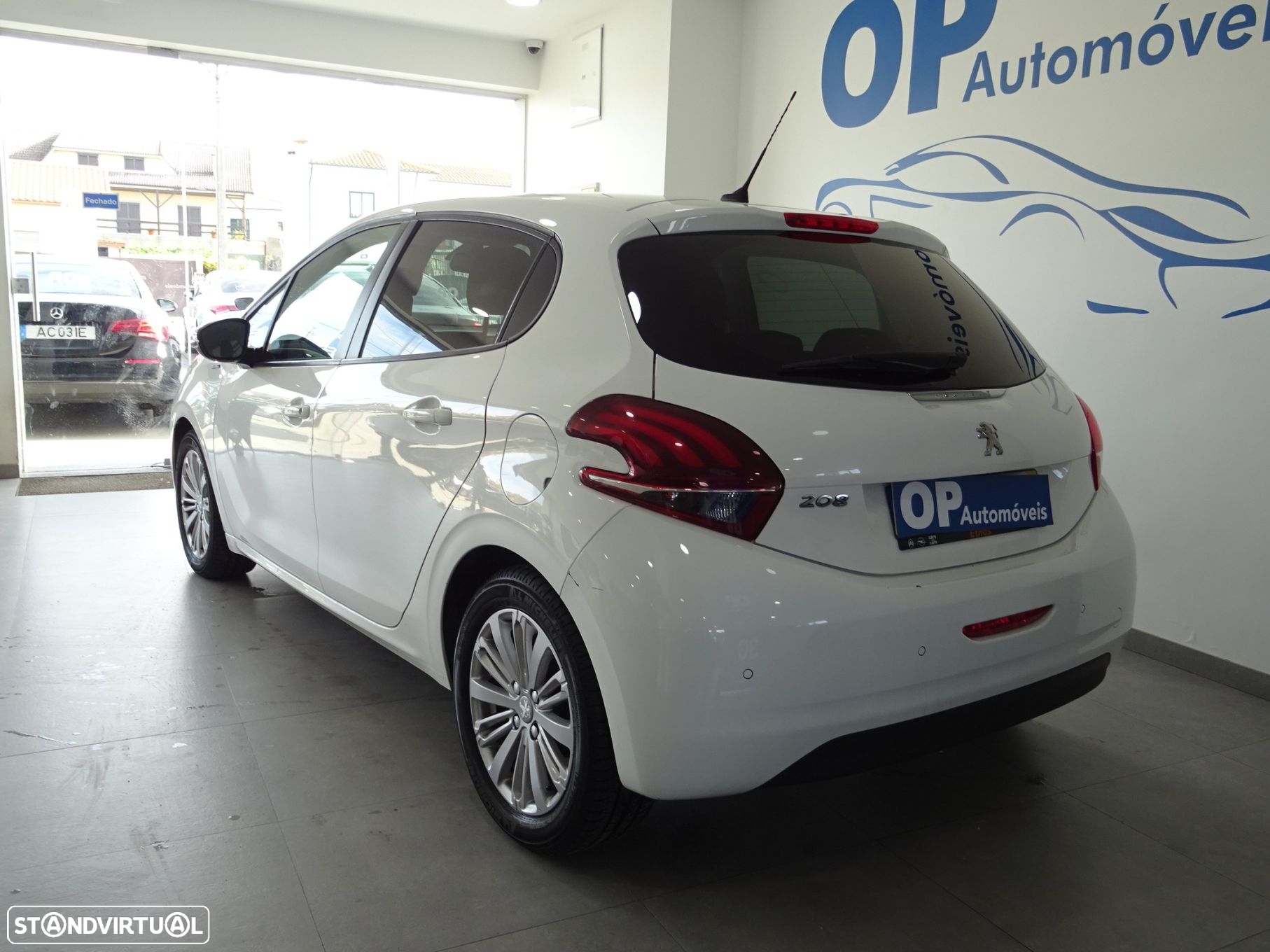 Peugeot 208 1.5 BlueHDi Signature - 3