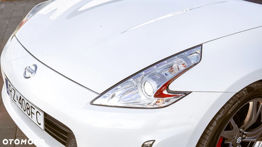 Nissan 370 Z Standard - 19