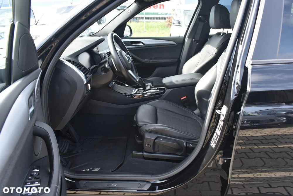 BMW X3 xDrive20i GPF Advantage - 10