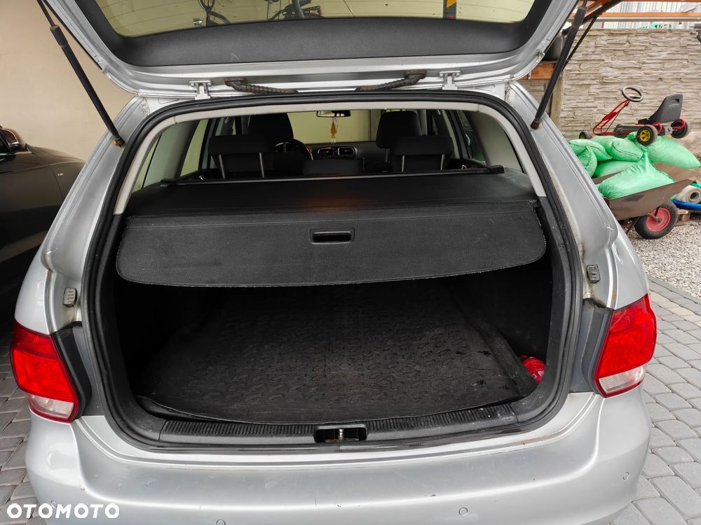 Volkswagen Golf 1.6 TDI Comfortline DSG - 19