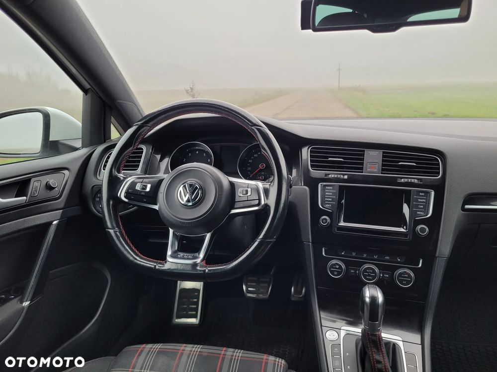 Volkswagen Golf 2.0 TSI BMT GTI Performance DSG - 4