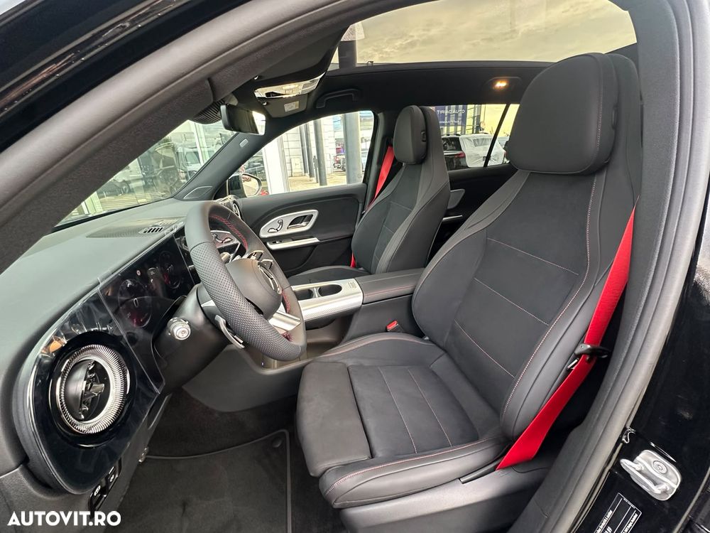 Mercedes-Benz GLB - 11