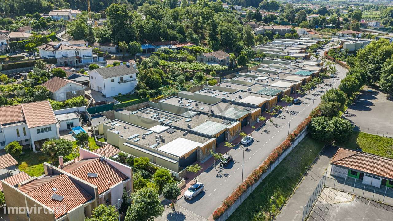 Moradia T6 SEMI NOVA localizada em Celeirós, Braga - Grande imagem: 3/53