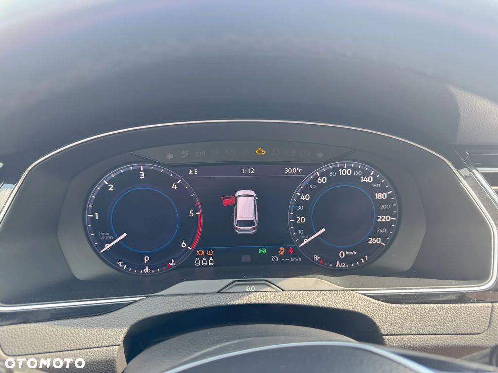 Volkswagen Passat - 16