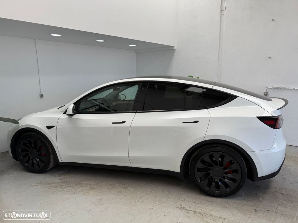 Tesla Model Y Performance Dual Motor AWD - 4