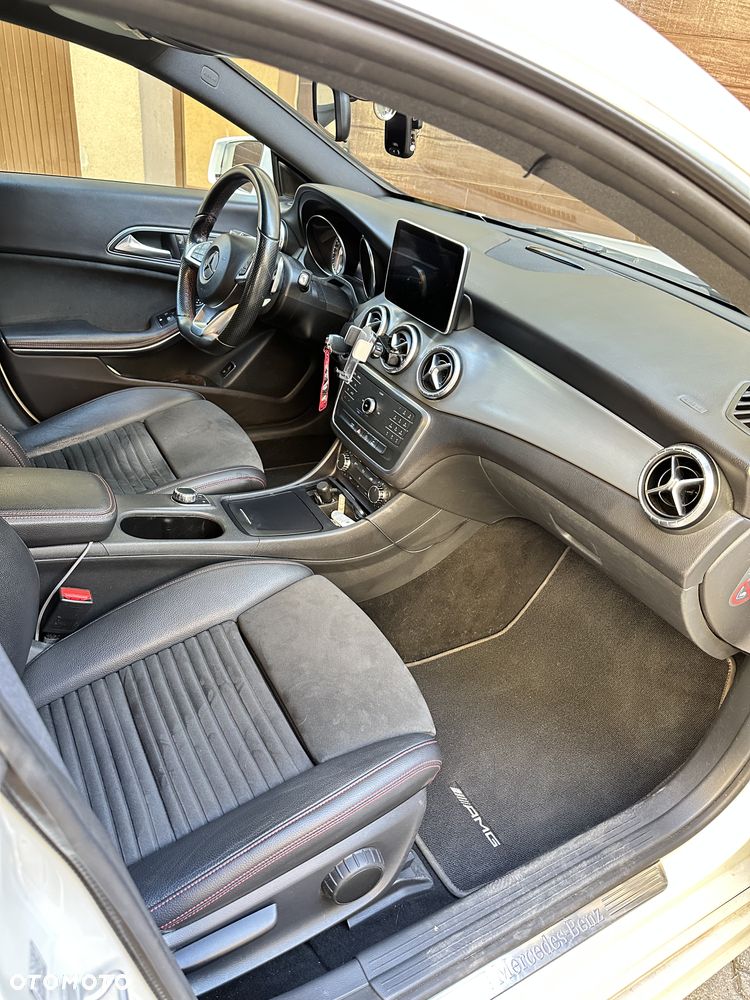 Mercedes-Benz CLA 200 7G-DCT AMG Line - 15